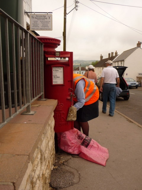Charmouth: postbox № DT6 24, The Street
