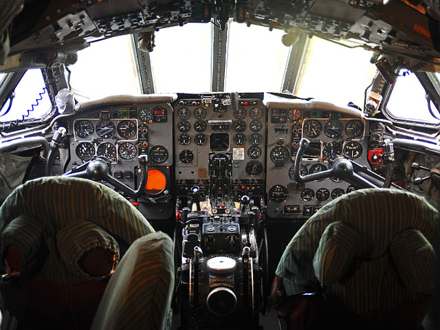 Comet Cockpit © Dr Richard Murray :: Geograph Britain and Ireland