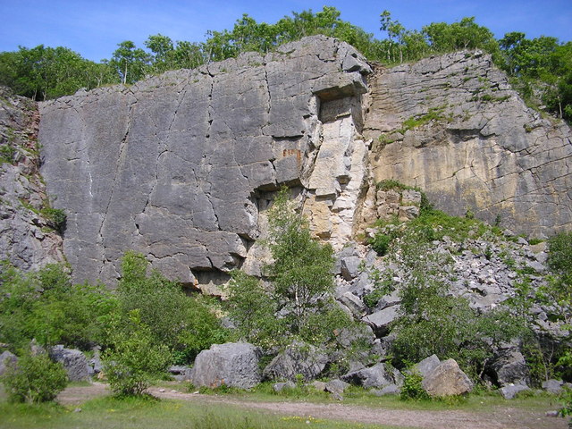 Main Wall (left) and Yellow Wall,... © Karl and Ali cc-by-sa/2.0 ...