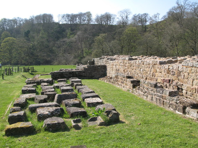 Hadrian's Wall and the eastern abutment of Willowford Bridge (3)