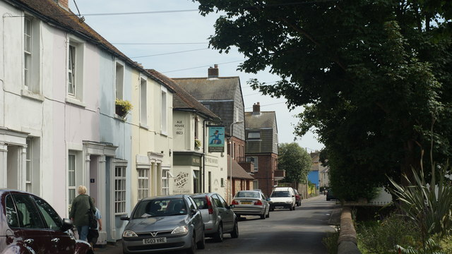 Albert Road, Hythe, Kent © Peter Trimming cc-by-sa/2.0 :: Geograph ...