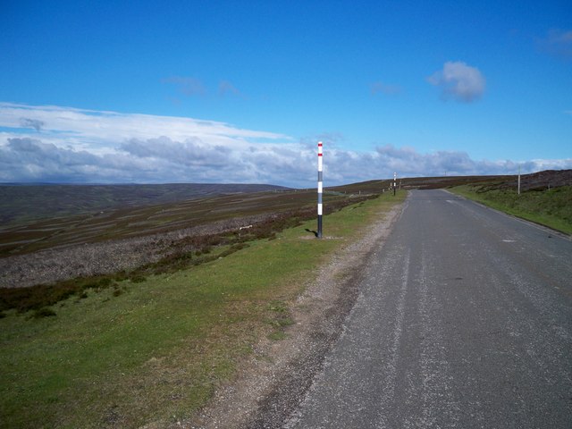 Moorland road on Meadows Edge