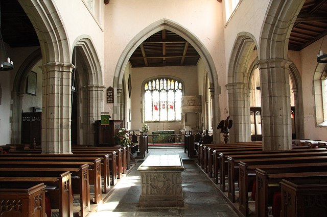 St.Peter's nave © Richard Croft cc-by-sa/2.0 :: Geograph Britain and ...