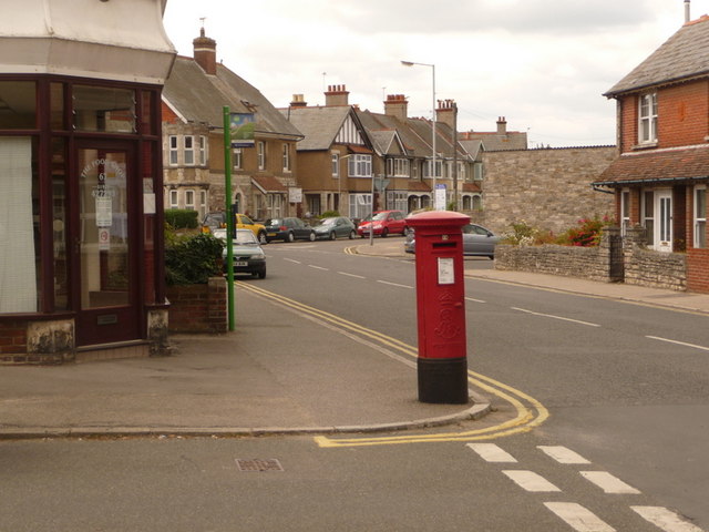 Swanage: postbox № BH19 121, Kings Road West