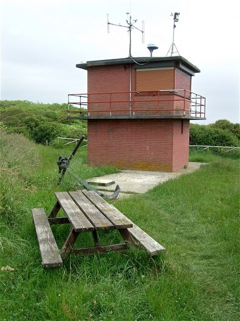 Canolfan Seawatch Centre, Summerhouse... © Kev Griffin cc-by-sa/2.0 ...