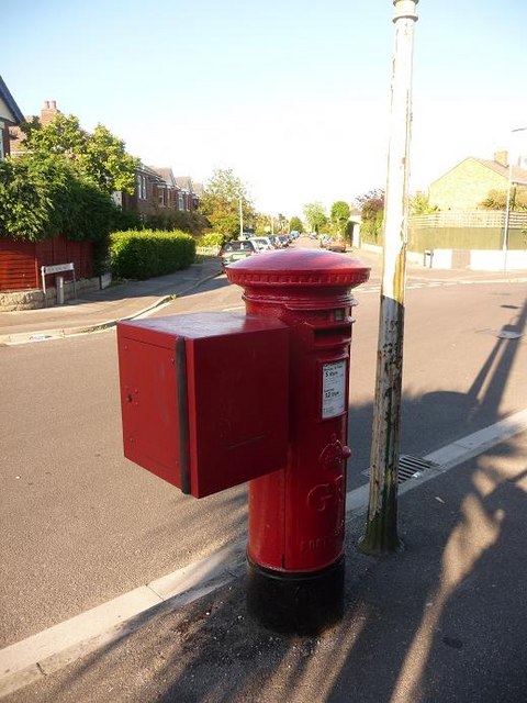 Jumpers: postbox № BH23 41, Grove Road West