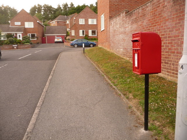 Colehill: postbox № BH21 214, Canford View Drive