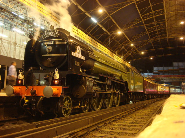 London, England, UK. Victoria Station: The Orient Express pulled by the  steam locomotive 'Tornado' waiting on platform 2 Stock Photo - Alamy