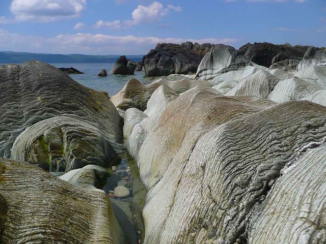 Voluptuous rocks at Imachar