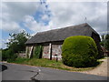 ST7603 : Ansty: thatched building at Higher Ansty by Chris Downer