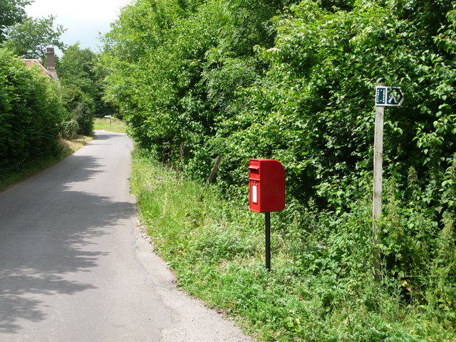 Bryanston: postbox № DT11 157, New Road