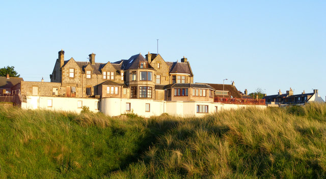 The Skerrie Brae Hotel and Restaurant © Ann Harrison cc-by-sa/2.0 ...