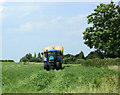 2009 : Bringing in the bales