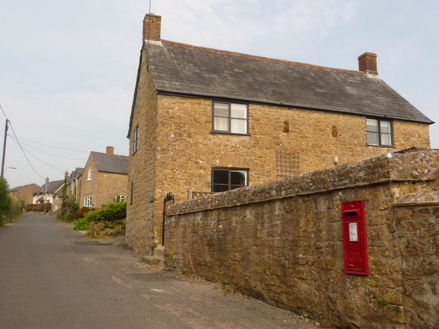 Beaminster: postbox № DT8 72, North Street