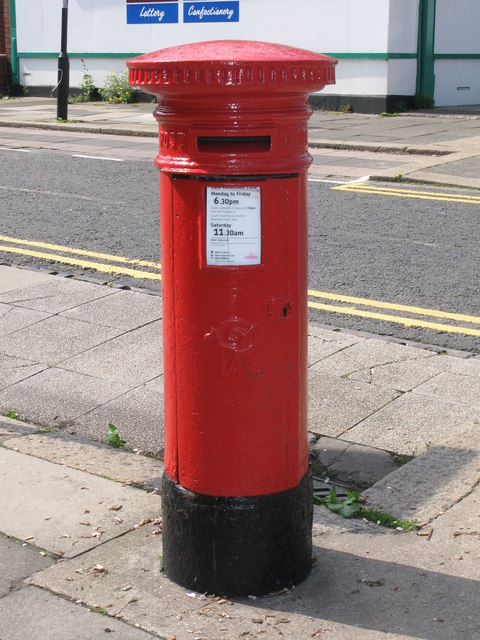 Victorian postbox, Helmsley Road / Goldspink Lane