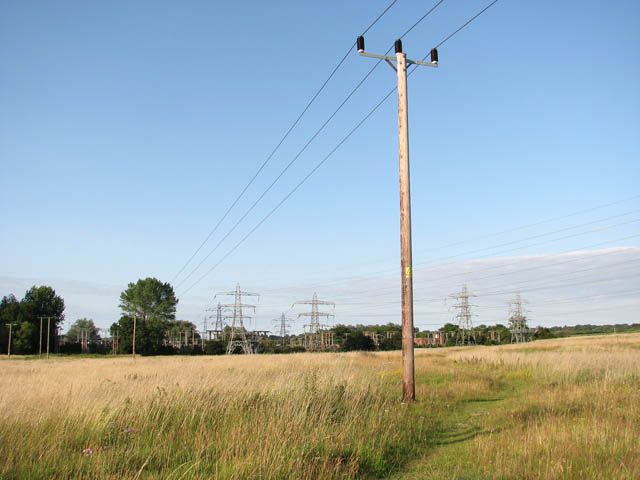 Boudica's Way - past poles and pylons © Evelyn Simak cc-by-sa/2.0 ...