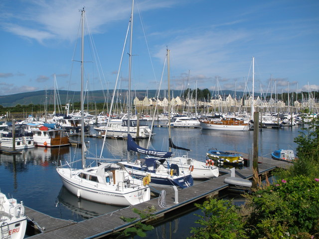 Inverkip Marina © John Ferguson cc-by-sa/2.0 :: Geograph Britain and ...