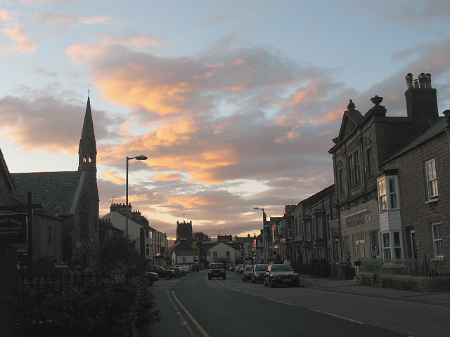 Kirkby Stephen: Market Street at dusk