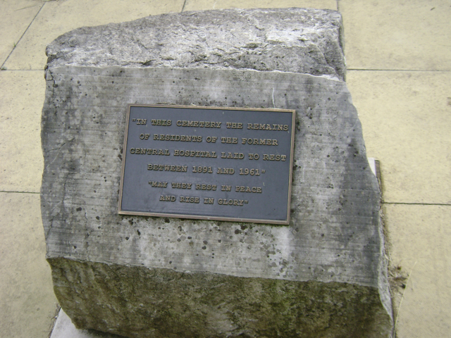 Memorial plaque, Hatton Park © Robin Stott :: Geograph Britain and Ireland