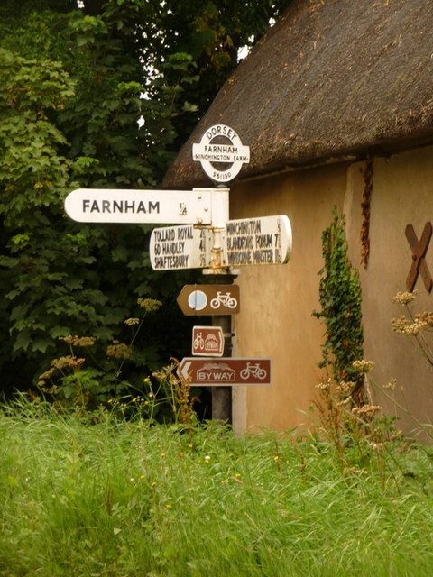 Farnham: Minchington Farm finger-post