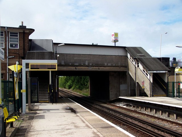 Moreton Railway Station Pasture Road © El Pollock Cc By Sa20