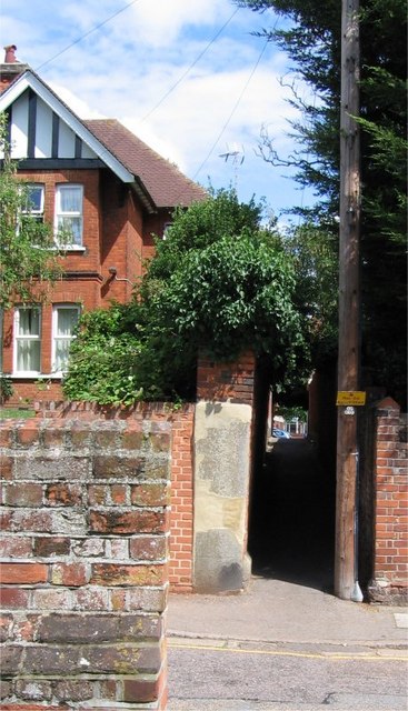 Hilly Gant, Braintree, linking St. Michaels Lane with New Street