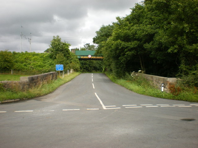 Railway bridge near Hole of Ellel