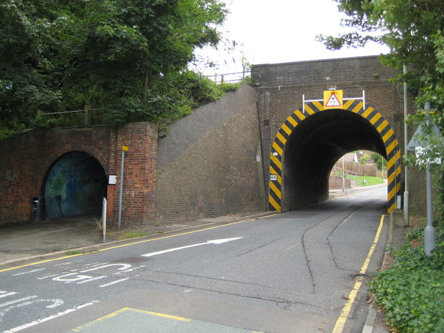 Hunton Bridge: Bridge Road bridge © Nigel Cox cc-by-sa/2.0 :: Geograph ...