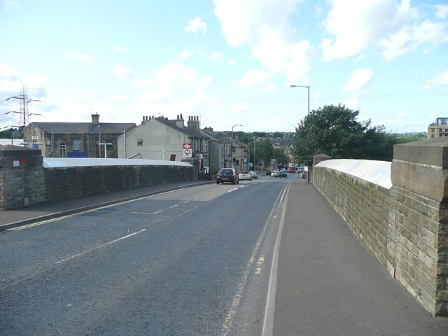 Huddersfield Road (A641) railway bridge, Rastrick