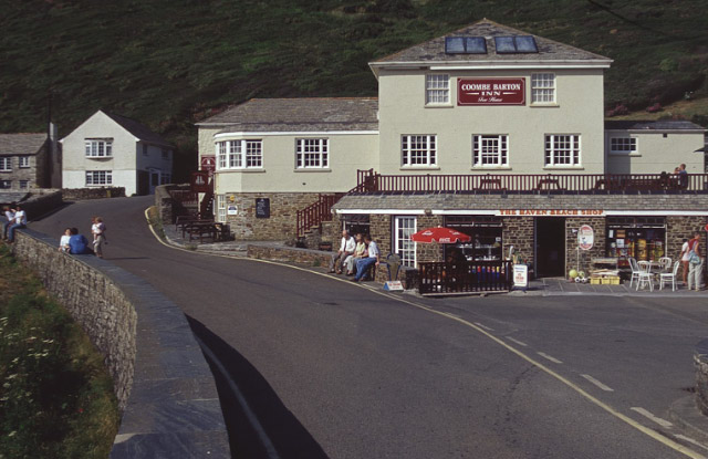 Coombe Barton Inn, Crackington Haven © Stephen McKay cc-by-sa/2.0 ...