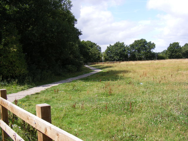 Path to Dunstable Drive