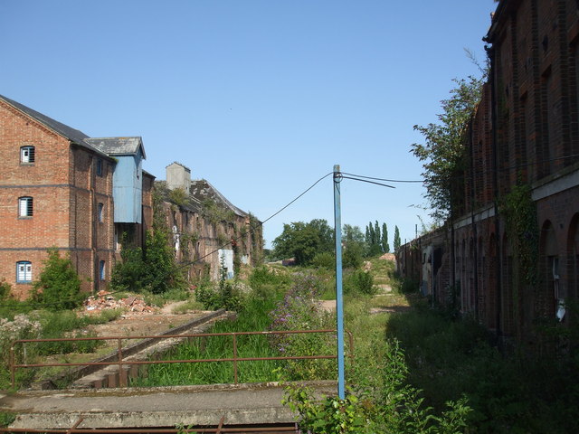 Ditchingham Maltings © Ashley Dace cc-by-sa/2.0 :: Geograph Britain and ...