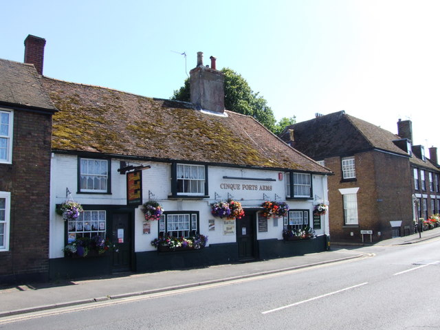 Cinque Ports Arms, New Romney © Chris Whippet cc-by-sa/2.0 :: Geograph ...