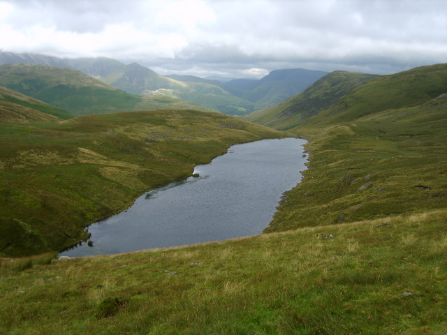 Floutern Tarn © Michael Graham cc-by-sa/2.0 :: Geograph Britain and Ireland