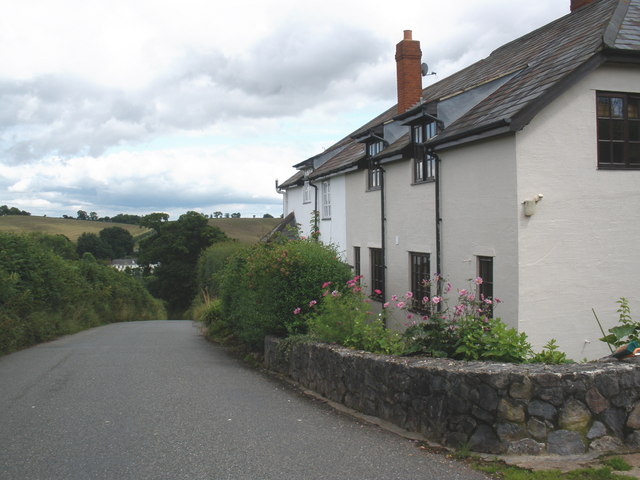 Cottages, near Dunchideock © Roger Cornfoot cc-by-sa/2.0 :: Geograph ...