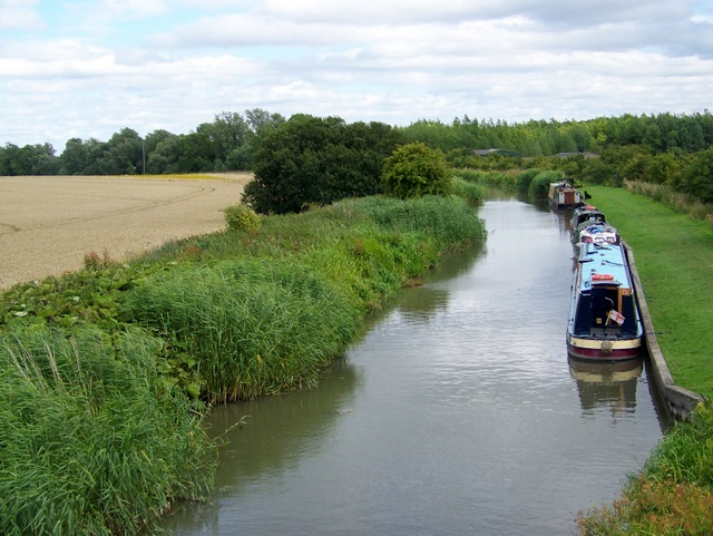 Kennet and Avon Canal near All Cannings