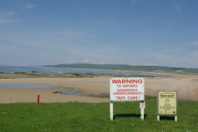 Information boards at Machrihanish Bay © Leslie Barrie :: Geograph ...