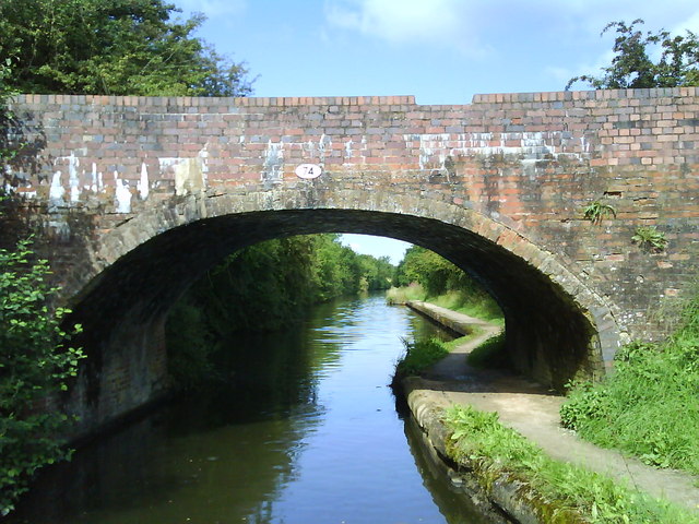 Bridge 74 (castle Bridge) Over The Grand © Graham Butcher 