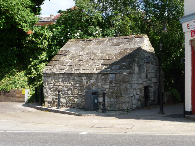 The Conduit House © Chris Gunns cc-by-sa/2.0 :: Geograph Britain and ...