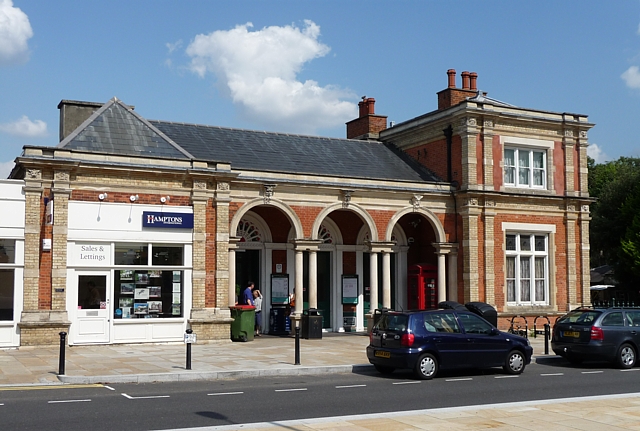 North Dulwich station, Red Post Hill © Stephen Richards cc-by-sa/2.0 ...