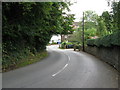 Sharp bends in road to West Hoathly church