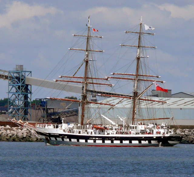 Tall ship leaving port © Bob Abell :: Geograph Britain and Ireland