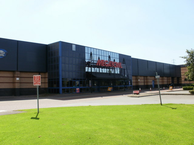 Former Megabowl building, Newport © Jaggery cc-by-sa/2.0 :: Geograph ...