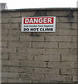 No climbing on Robbins Lane