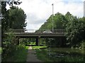 Aylesbury Arm: Oakfield Road crosses the Canal