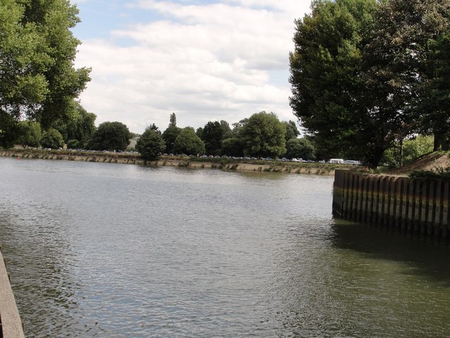 Confluence of Rivers Thames and Brent  at Brentford