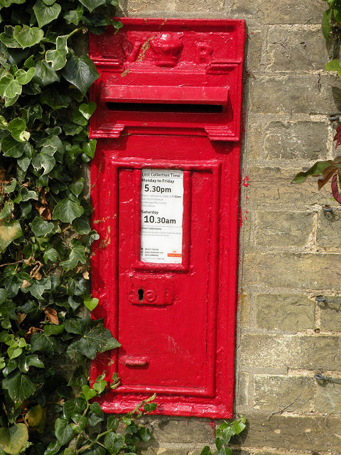 Clayhithe: Victorian postbox № CB25 264