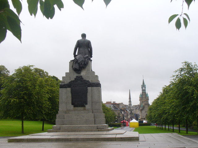 Carnegie Statue, Pittencrieff Park © Colin Smith :: Geograph Britain ...