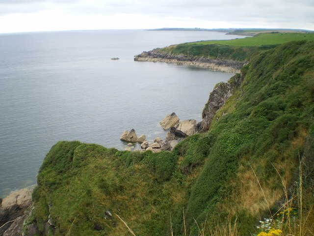 Cruggleton Bay © Richard Law cc-by-sa/2.0 :: Geograph Britain and Ireland