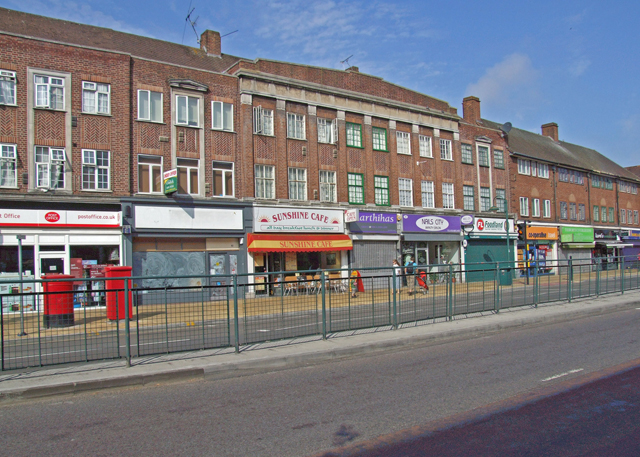 Tolworth Broadway © Dennis Turner Cc-by-sa 2.0 :: Geograph Britain And 